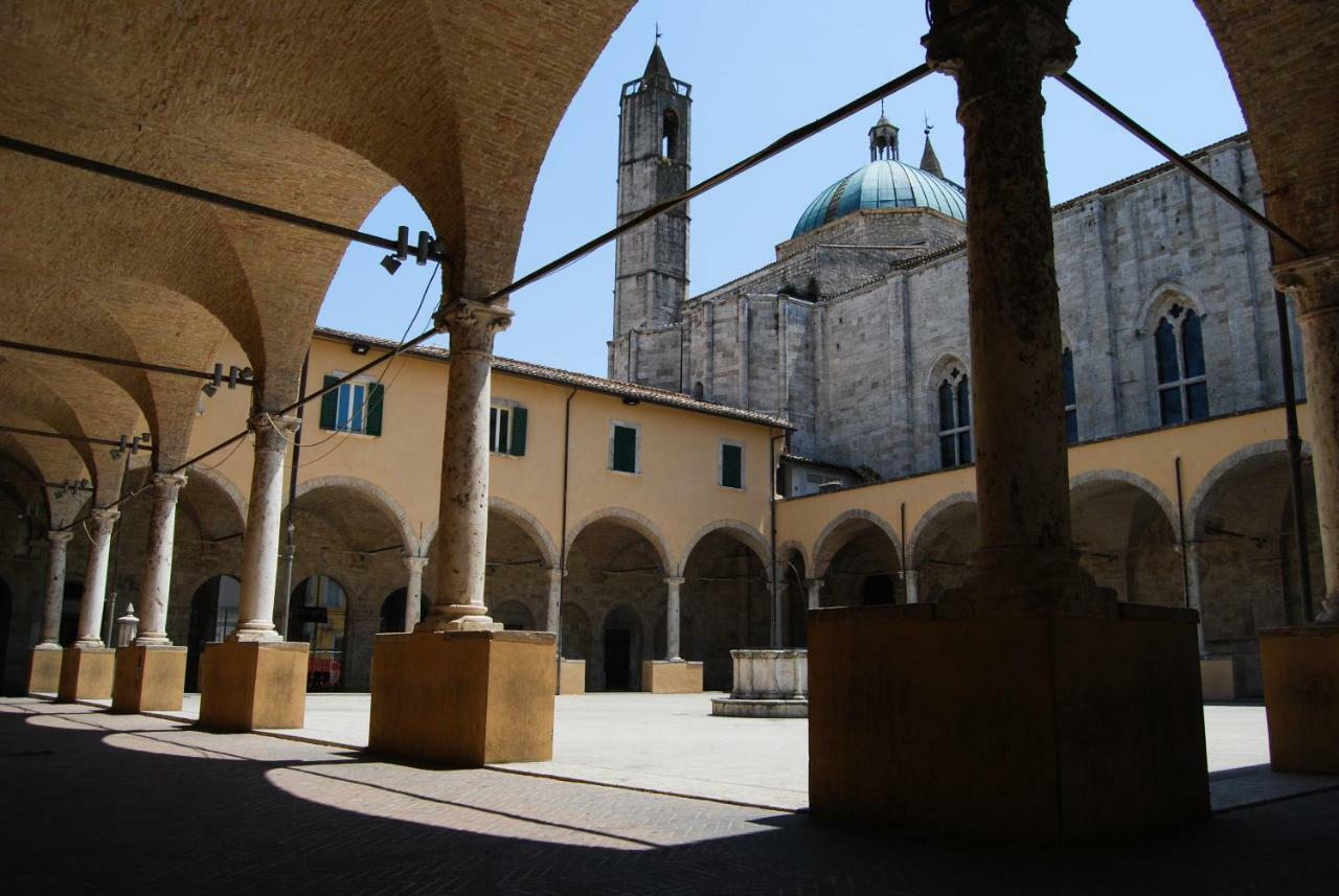 A Casa Di Lola Bed & Breakfast Ascoli Piceno Bagian luar foto