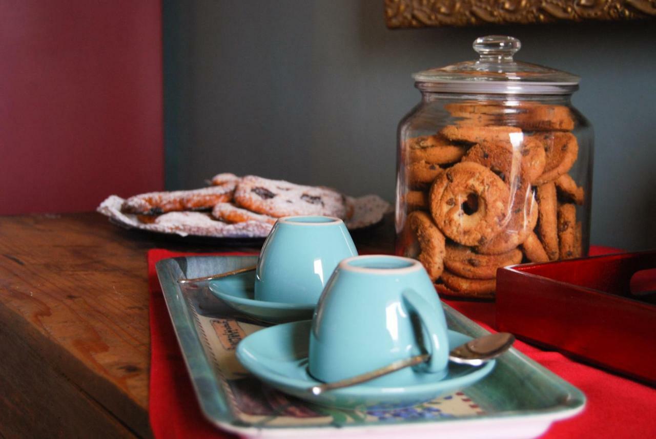 A Casa Di Lola Bed & Breakfast Ascoli Piceno Bagian luar foto